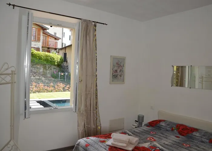 Lescen White - View לצנו