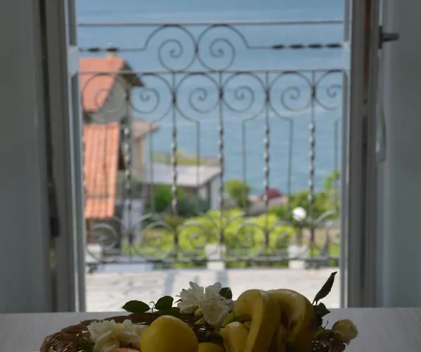 Lescen White - View דירה