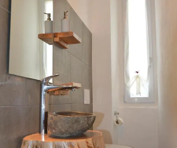 Lescen White - View * לצנו