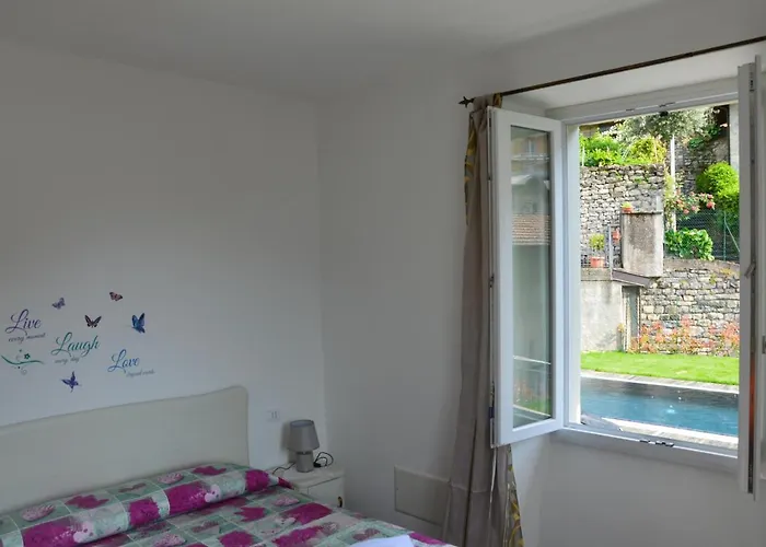 Lescen White - View דירה *