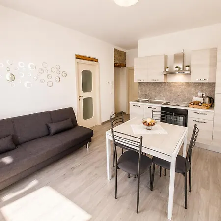 Lescen White - View Apartamento Lezzeno